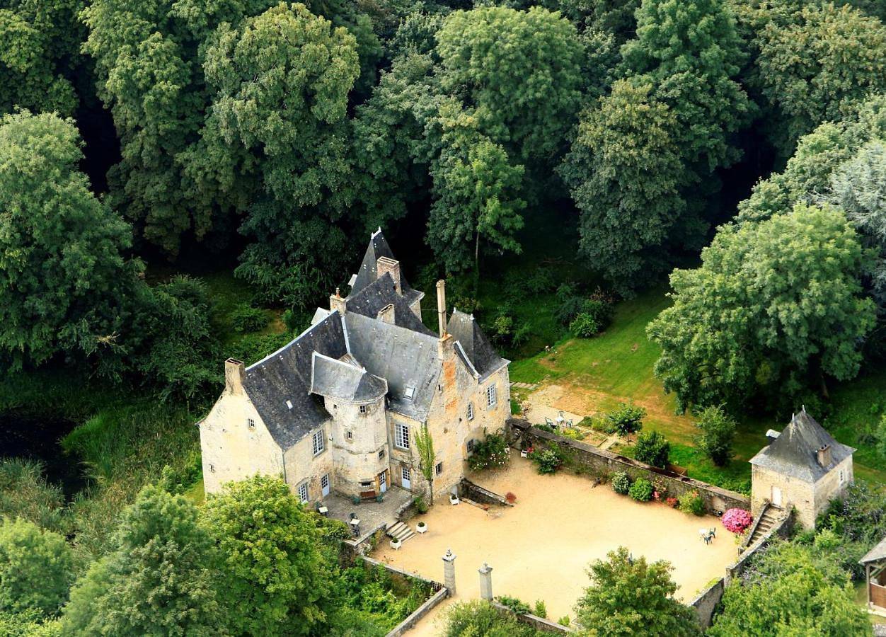 Manoir de Rouessé in Laval, Mayenne
