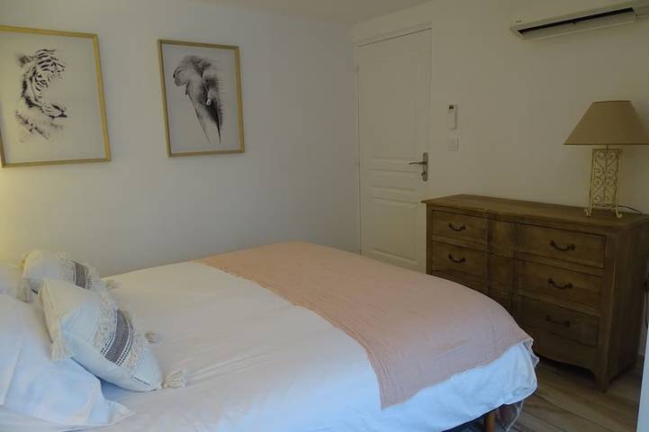 Location de vacances pour 2 personnes, avec jardin ainsi que terrasse et jacuzzi à Le Bar-sur-Loup - 4