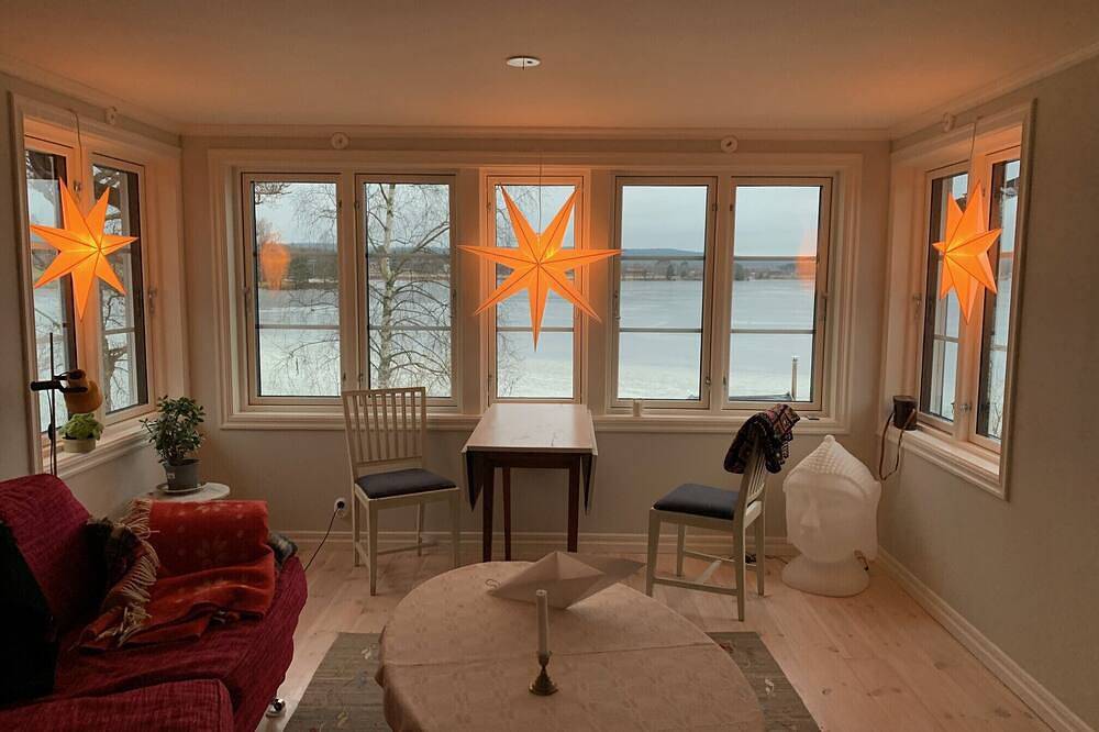 Grosses Ferienhaus direkt am See in Traumlage in Smedjebacken, Dalarna