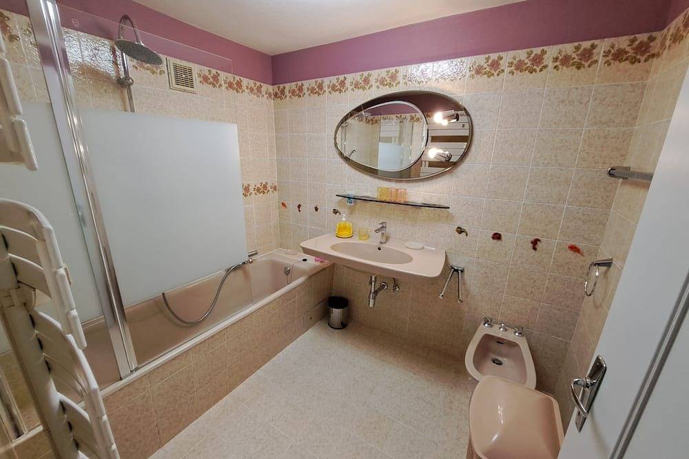 Gîte chez Jean-Pierre \" Les Hirondelles\" F2- 100€ for1 night ( 2nights min) in Sainte-Marie-aux-Mines, Regionaler Naturpark Belchen der Vogesen