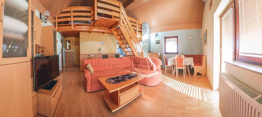 Casa de vacaciones con terraza y aire acondicionado in Eslovenia