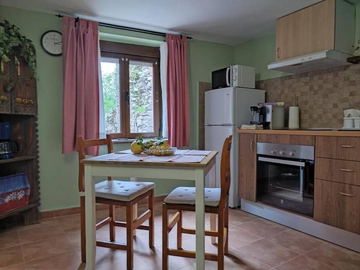 Casa rural para 4 personas, con jardín y vistas, Se admiten mascotas en Llanes