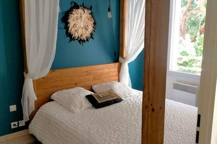 Gîte pour 4 personnes, avec jardin ainsi que terrasse et piscine à Marans - 2