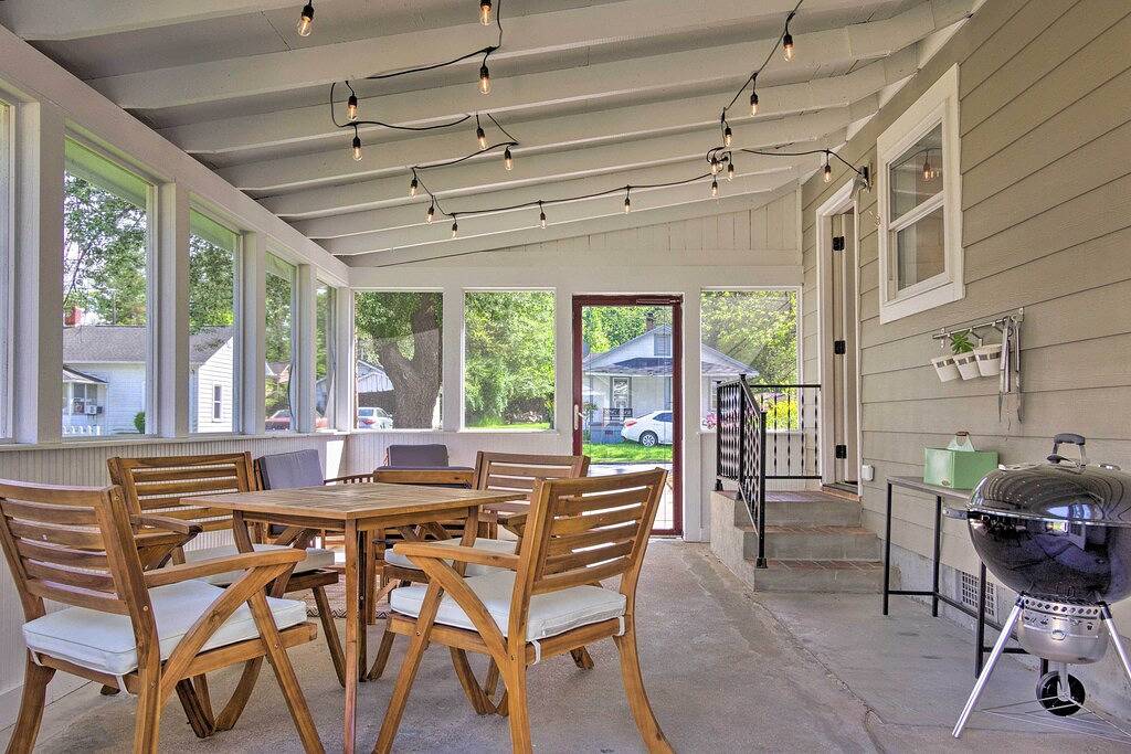 Downtown Brevard Home: Walk to Bars & Breweries! in Brevard, Transylvania County