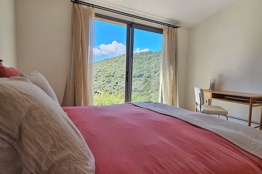 Villa U Casa Legnu & its sheepfold, high standing, panoramic mountain view in Sollacaro, Arrondissement de Sartène