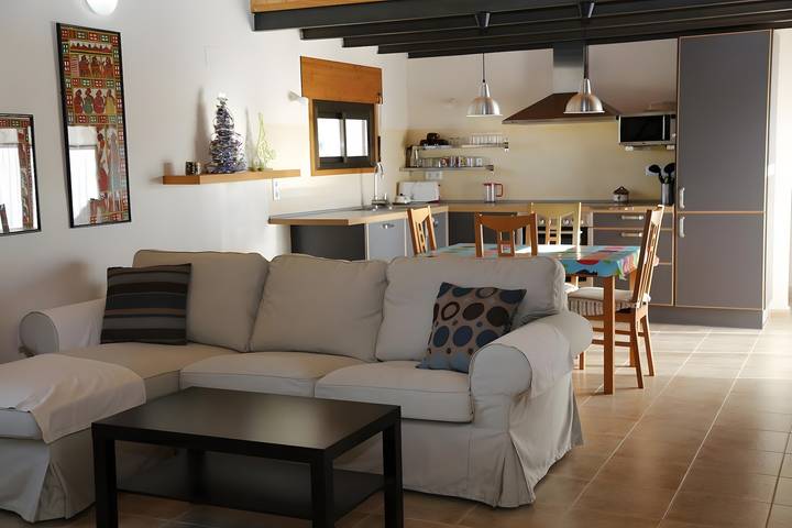 Ganze Wohnung, Ferienwohnung 'Casa Trillo Apartamentos 1' mit Seeblick, Gemeinschaftspool und WLAN in Torres del Obispo, Graus