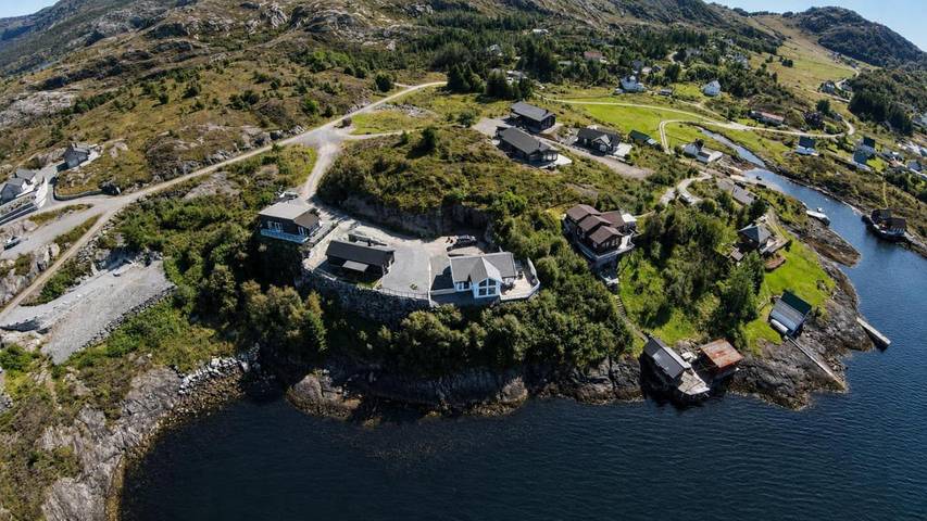 Three-Bedroom House in Atløyna, Askvoll