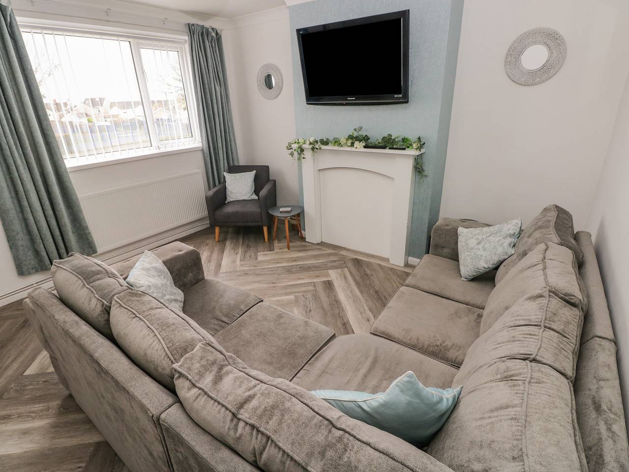 Cwtch Ar Y Mor in Burry Port, Carmarthenshire