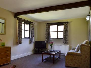 Holiday Rental for 4 People in Powys, Mid-Wales, Photo 2