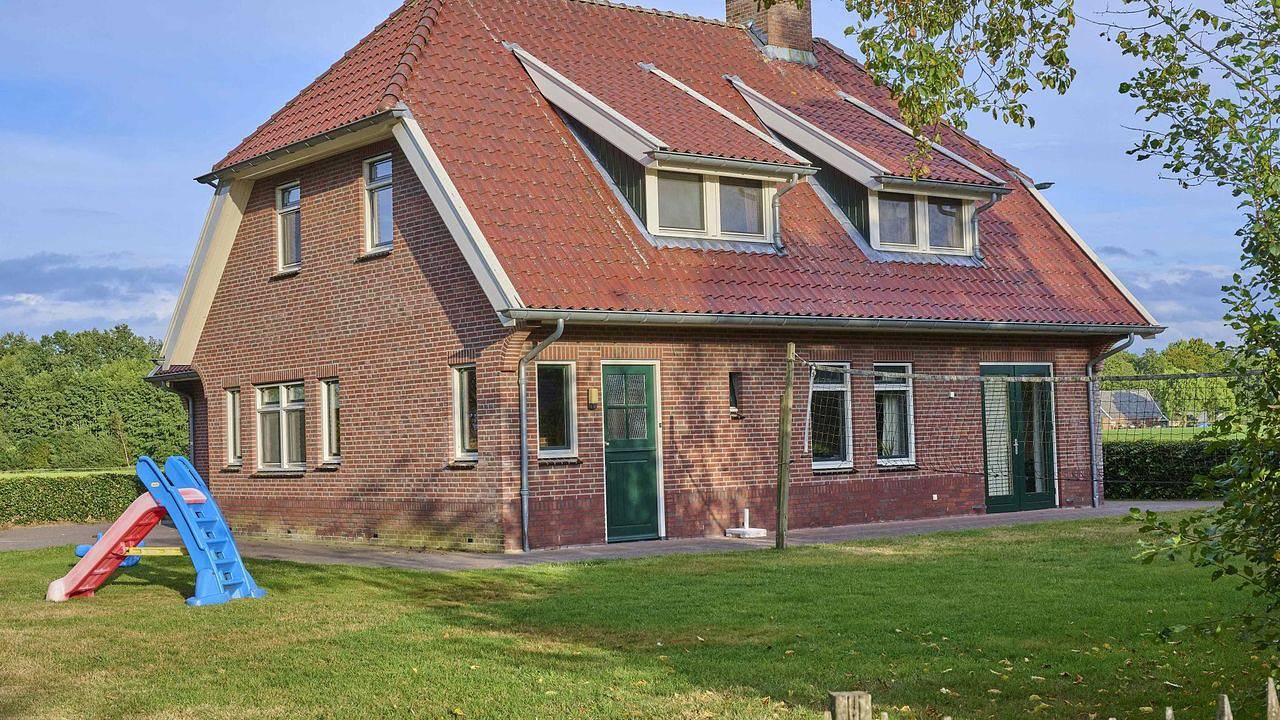 Vakantiehuis voor 13 personen met terras in Neede, Gelderland
