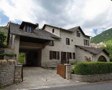 Chambre d’hôte pour 2 personnes, avec jardin dans l' Aveyron
