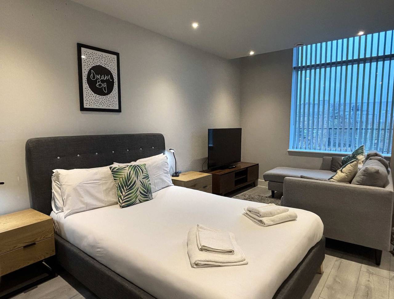 Ganze Wohnung, Stylish Studio in Central Bracknell with Free Parking in Bracknell, Berkshire