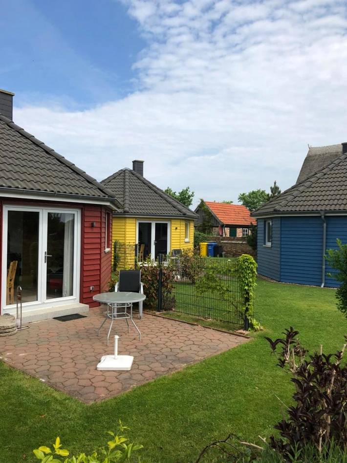 Bungalow für 4 Personen, mit Terrasse und Garten sowie Ausblick