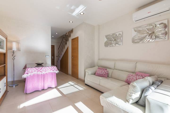 Islantilla Golf Holiday Home with Private Terrace, Wi-Fi, and Air Conditioning in Islantilla, Lepe