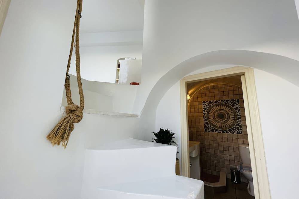 Entire apartment, Studio at the famous Caldera Oia in Ormos Ammoudiou, Oia