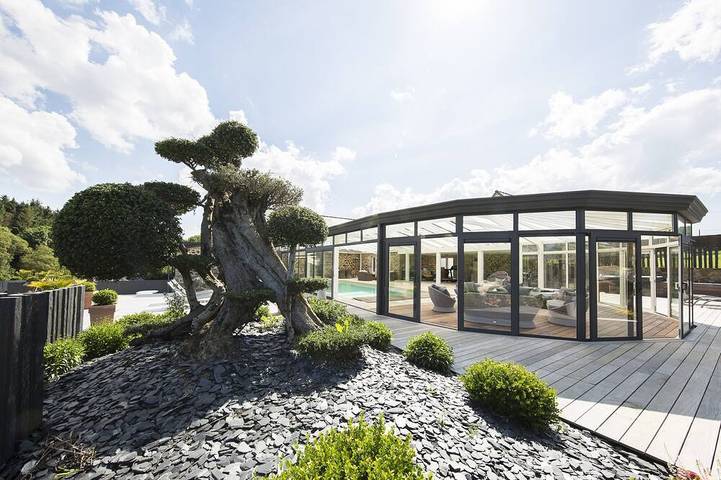 Location de vacances pour 11 personnes, avec terrasse ainsi que jacuzzi et jardin à Hénansal