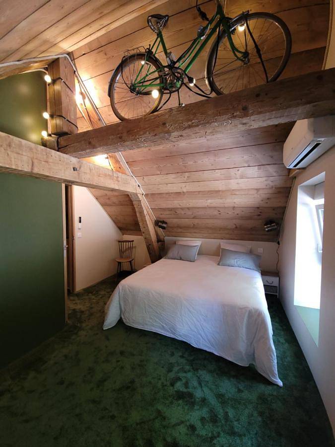 Chambre d’hôte pour 14 personnes, avec terrasse dans le Jura