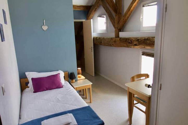 Gîte pour 7 personnes, avec jardin ainsi que terrasse et piscine à Availles-Limouzine - 3