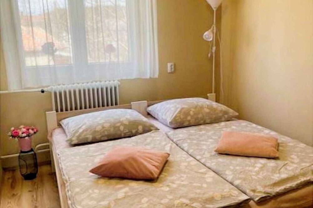 Ganze Wohnung, Ferienwohnung mit großem Garten in Gyenesdias, Balaton Hochland Nationalpark