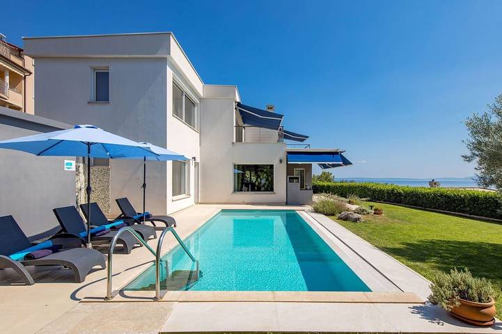 Ferienhaus für 10 Personen, mit Pool in Rijeka