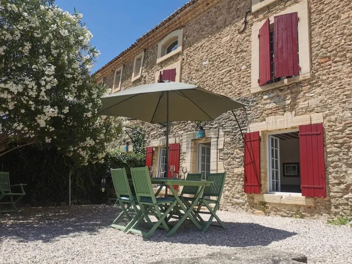 Casa de vacaciones para 4 personas, con vistas además de piscina y jardín - 1