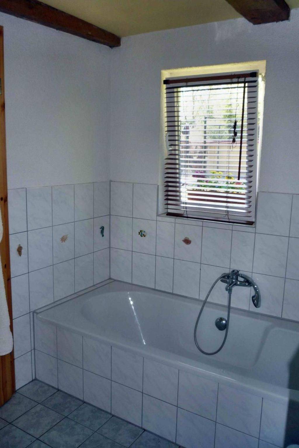 Freistehendes Ferienhaus in ruhiger Lage in Kenz-Küstrow, Vorpommern-Rügen