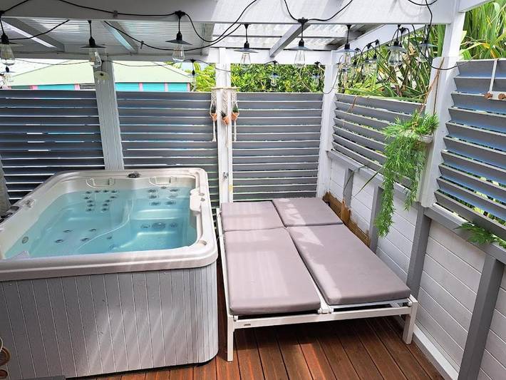 Appartement de vacances pour 5 personnes, avec jardin ainsi que jacuzzi et piscine, animaux acceptés