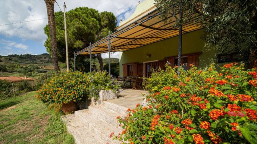 Casa vacanza per 10 persone, con Terrazza e Giardino a Porto Azzurro