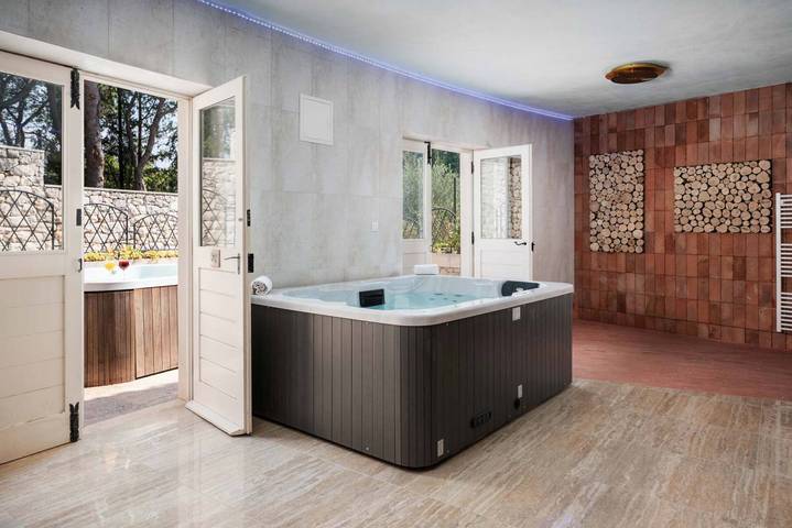 Villa pour 14 personnes, avec balcon/terrasse et piscine, adapté aux familles à Supetar - 4