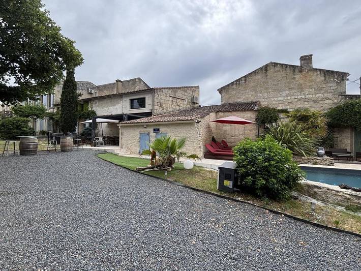 Gîte pour 2 personnes, avec piscine ainsi que vue et terrasse à Saint-Estèphe - 2