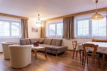 Ferienwohnung für 6 Personen, mit Garten und Balkon in Grän