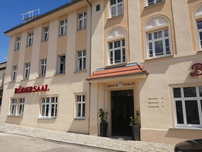 Hotel für 2 Personen, mit Terrasse und Garten in Großröhrsdorf
