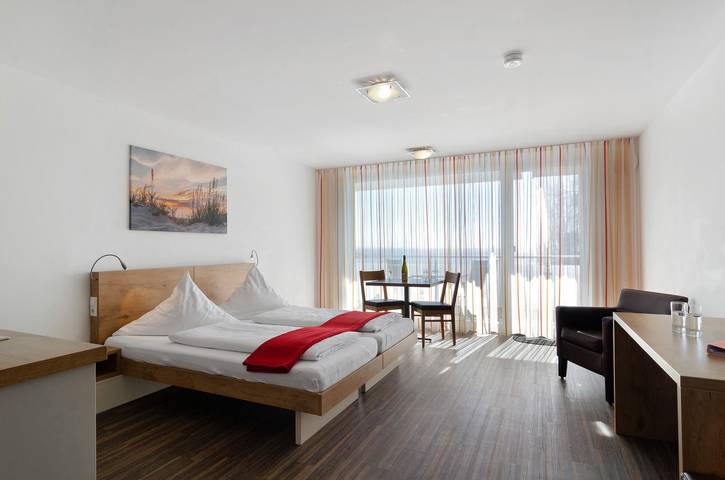 Ganze Wohnung, Appartement Typ A1 2 Og Nr 22, 36 qm für 1-3 Personen max. 2 Erwachsene + 1 Kind bis 2 Jahre in Immenstaad, Immenstaad am Bodensee