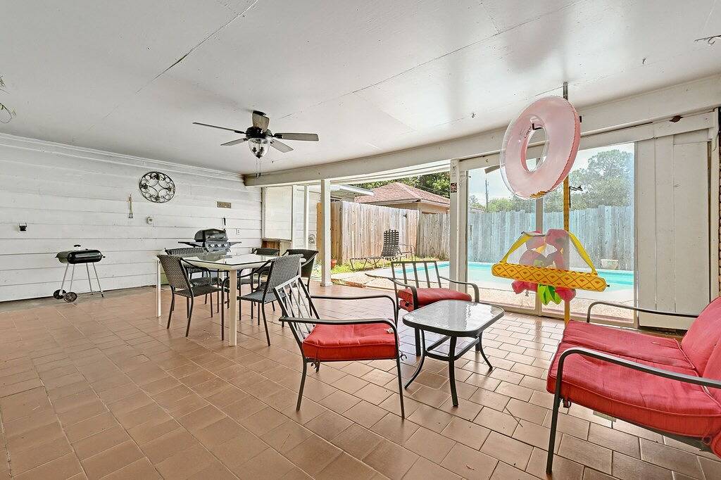 Haus für den Sommer mit privatem Pool + Patio + Balkon + Wintergarten + Bbq Grill + Xbox in Houston, Harris County