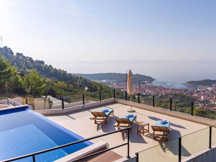 Villa pour 5 personnes, avec terrasse ainsi que piscine et jardin à Makarska - 4
