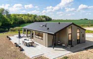 Ferienhaus für 8 Personen, mit Whirlpool und Terrasse sowie Garten in Hejsager Strand