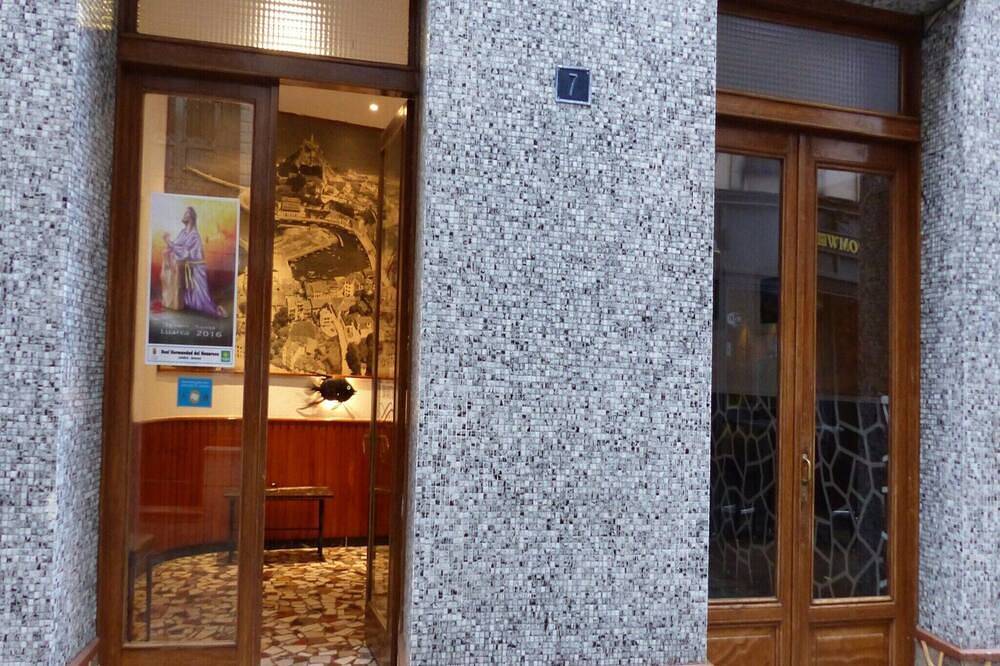 Lovely double room with private bathroom in Luarca, Valdés