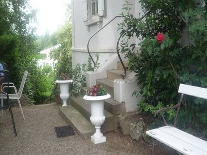 Villa Martha - Einzelzimmer "Blumenzimmer" mit Etagen-Dusche in Badenweiler, Südschwarzwald