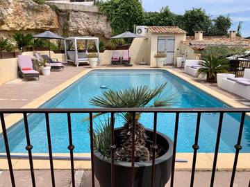 Chambre d’hôte pour 2 personnes, avec jacuzzi ainsi que piscine et jardin à Martigues