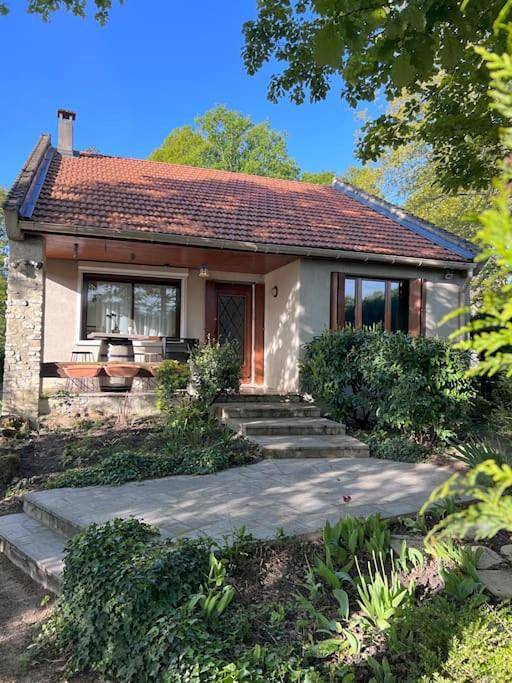 Location de vacances pour 11 personnes, avec Terrasse à Le Plessis-Trévise