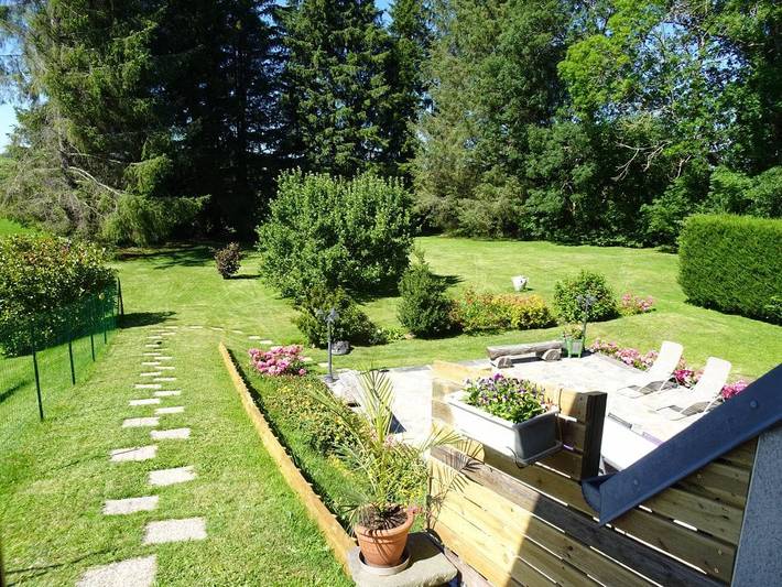 Chambre d’hôte pour 2 personnes, avec jacuzzi ainsi que jardin et sauna dans Parc naturel régional des Volcans d'Auvergne - 4
