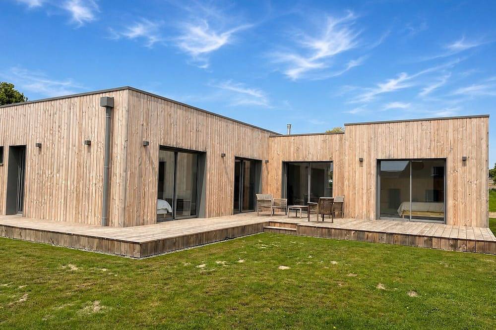 New wooden house less than 5 minutes from the beach in Gouville-sur-Mer, Coutances y alrededores