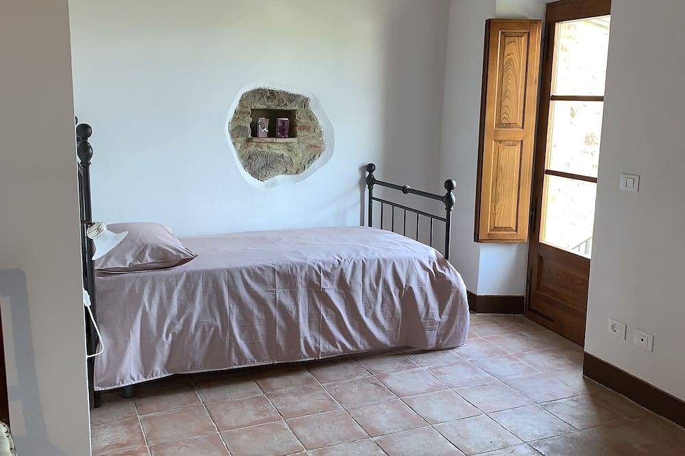 Typische toskanische Residenz in einem alten Dorf am Stadtrand von Siena in Monticiano, Siena Provinz