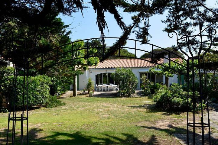 Location de vacances pour 10 personnes, avec Terrasse et Jardin dans Plage des Grenettes