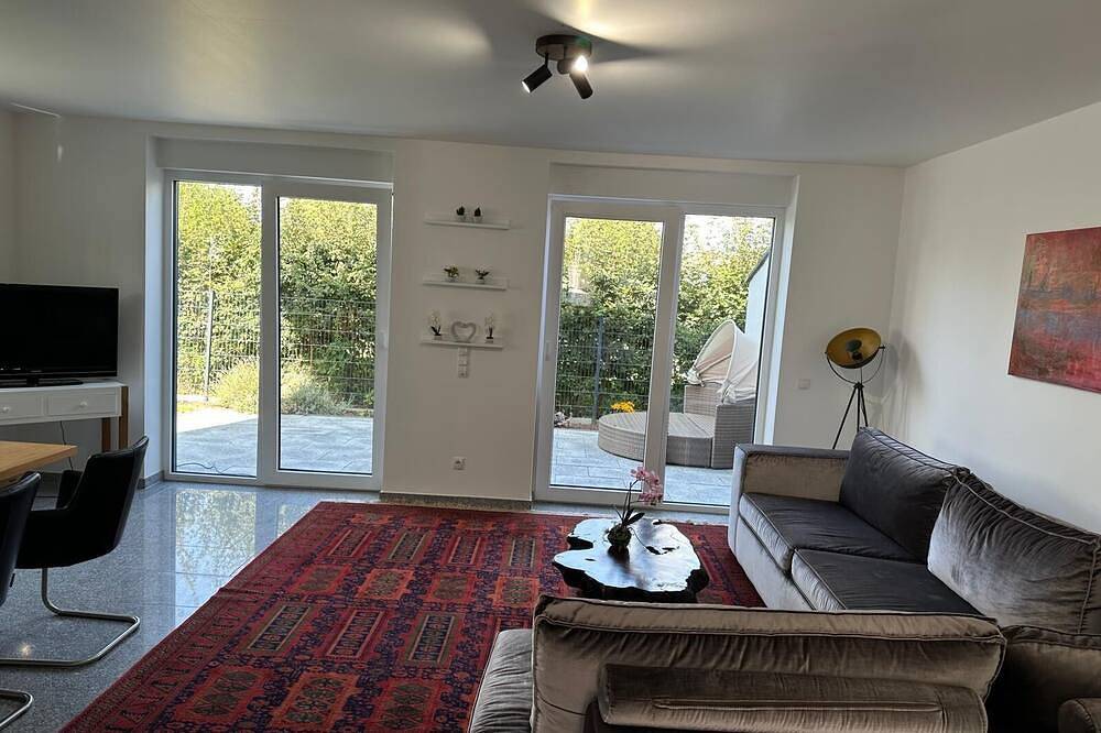 Moderne Doppelhaushälfte in Oppenheim, guter Anbindung nach Mainz. in Oppenheim, Rheinhessen