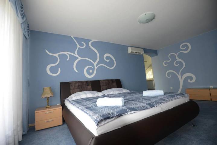 Location de vacances pour 14 personnes, avec vue et jardin, animaux acceptés à Bled - 4