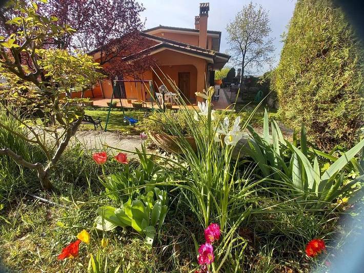 Gîte pour 4 personnes, avec vue et jardin, animaux acceptés à Fonte Nuova