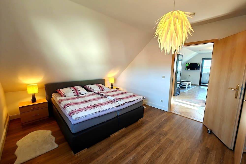 Ganze Wohnung, Ferienwohnung 2 - Ferienhaus Renz - Achterwasserblick in Neppermin in Neppermin, Benz