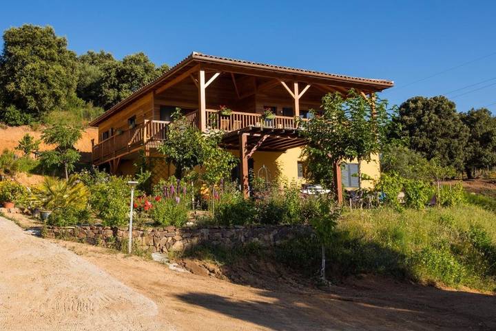 Location de vacances pour 4 personnes, avec Terrasse ainsi que Jardin et Vue à Arbellara