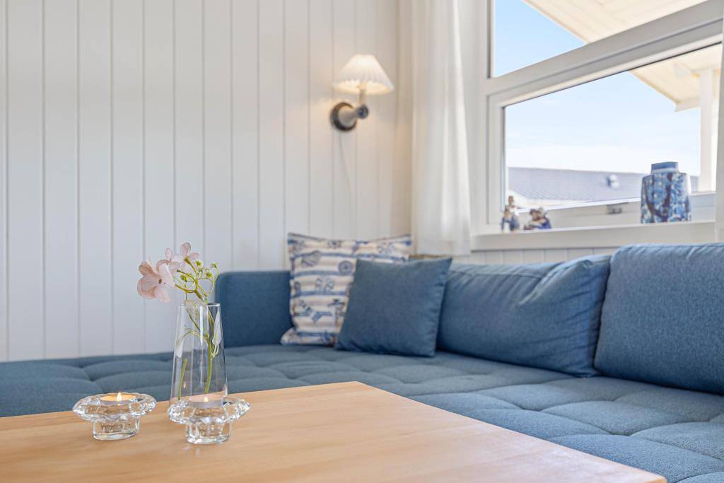 Gemütliches Ferienhaus mit Wintergarten für 4 Personen in Bjerregård in Hvide Sande, Holmsland Klit
